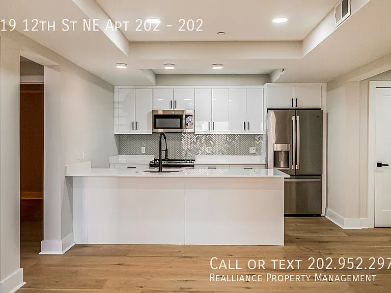 919 12th St NE #202 — Photo 1