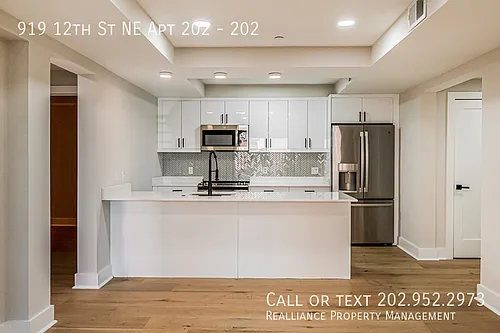 919 12th St NE #202 Photo 1