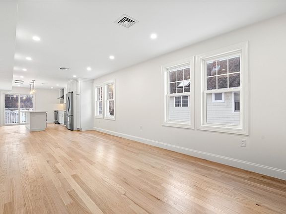 2nd image of 15 Linwood Ave #15