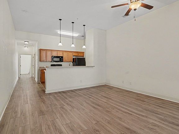 4th image of 118 Ella Kinley Circle #404