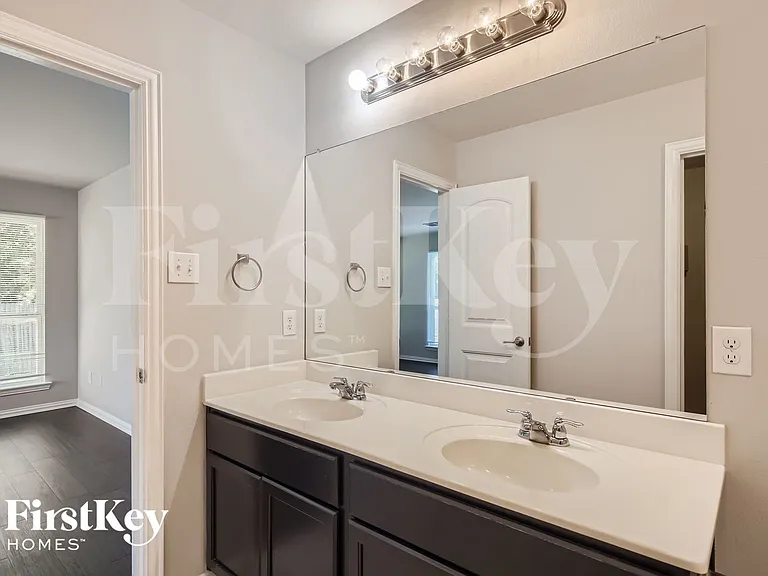 278 Meadowcrest Dr — Photo 16