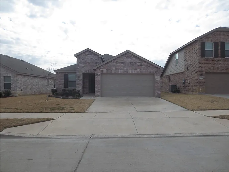 4633 Benham Dr — Photo 1