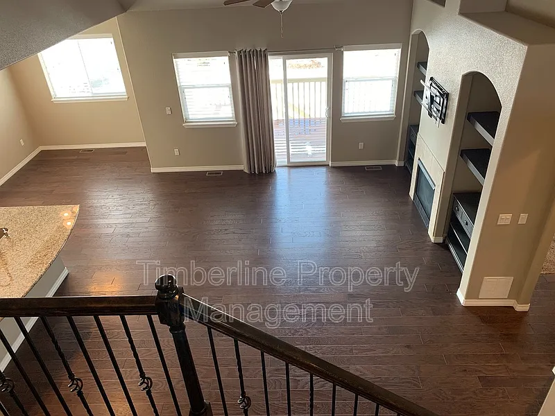 5 bed, 4.0 bath, 3200 sqft, $3,095 — Photo 2