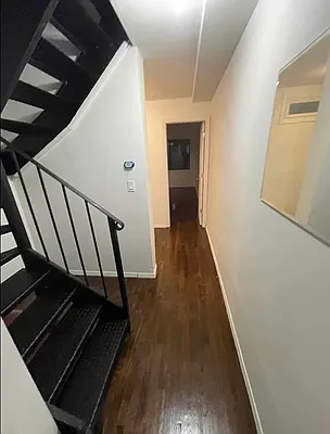 Rented by EXR | media 9