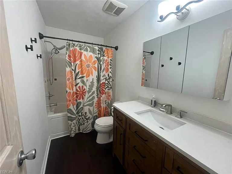 2505 Castle Hill Ct — Photo 22