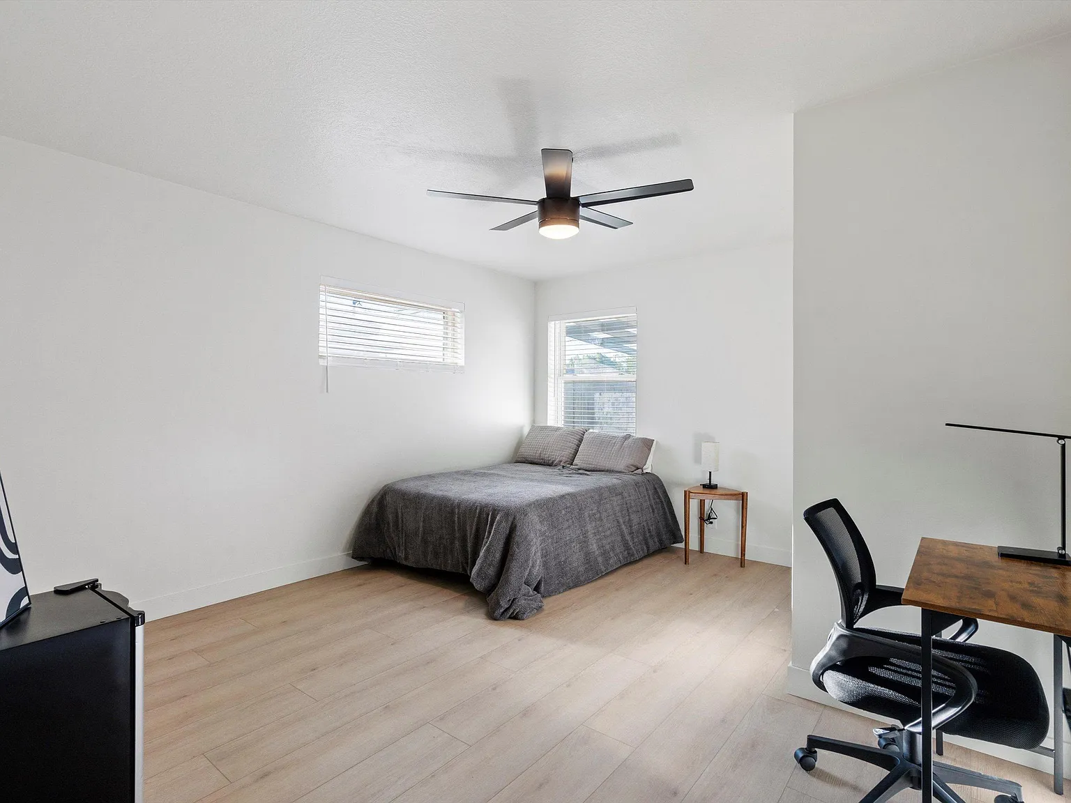 4 bed, 3.0 bath, 2000 sqft, $1,040 — Photo 2