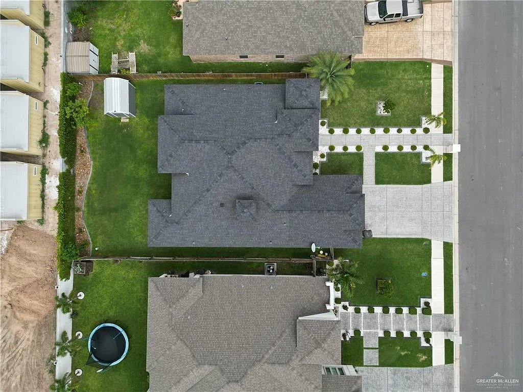 2 bed, 4.5 bath, 2057 sqft, $2,400 — Photo 3