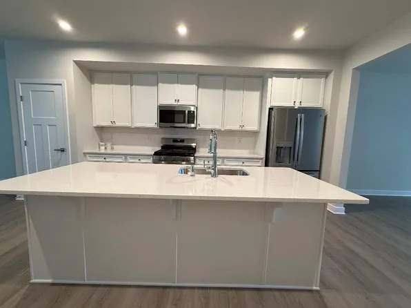 68 Rosemary Way, Mount Laurel, NJ 08054