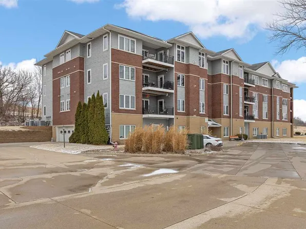 1092 Walnut Ave Unit 117, Riverside, IA 52327