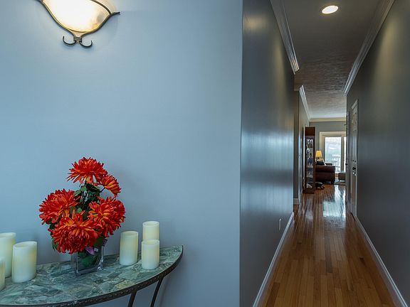 5th image of 525 Kensington Dr
