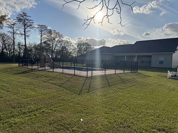 3rd image of 137 Chase Ridge Dr