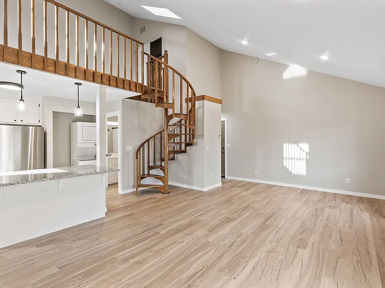 1551 Namekagon St #5 — Photo 4