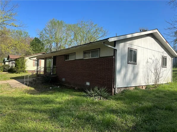 616 Beverly Dr, Harrison, AR 72601