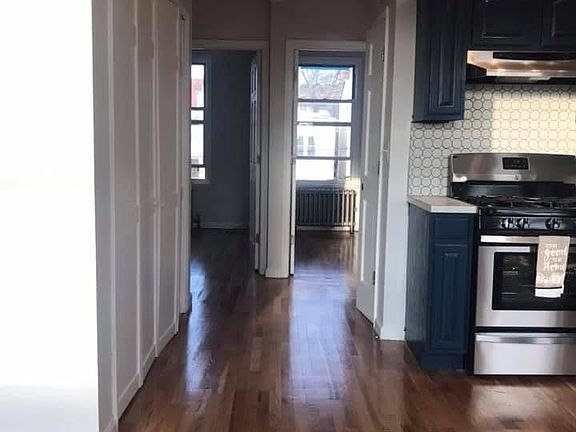 3rd image of 261 23rd St Floor 2