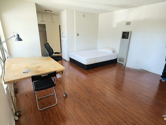 3rd image of 1147 N Vista St APT 8