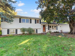 2360 Decatur Ave N, Golden Valley, MN 55427