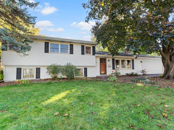 2360 Decatur Ave N, Golden Valley, MN 55427