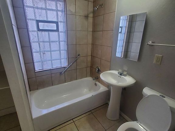 4th image of 2560-2562 N 40th St #2560