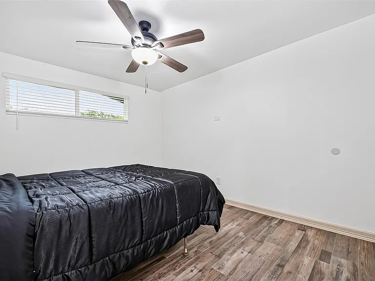 5803 Greencraig Dr — Photo 17