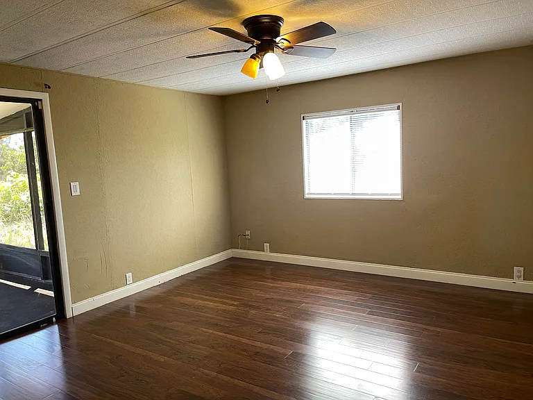 4878 Reno Dr — Photo 12