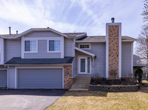 2827 Riverwood Ln NW, Rochester, MN 55901