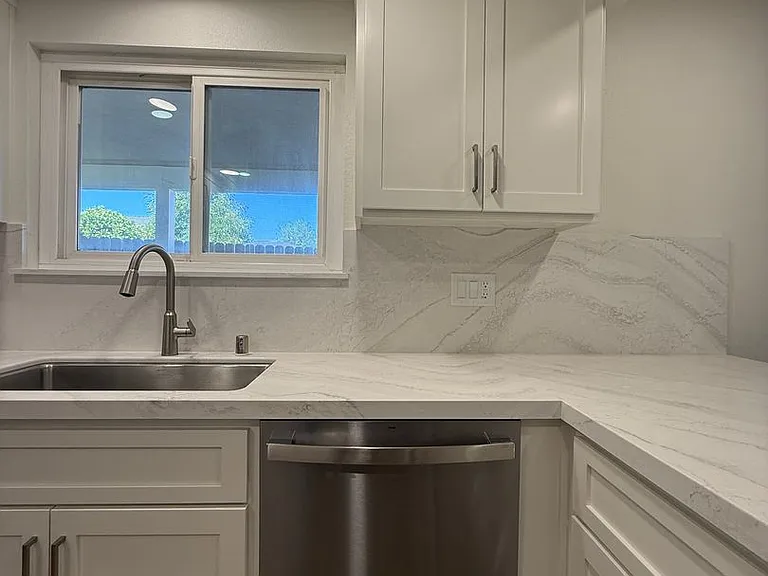1120 Village Dr — Photo 23