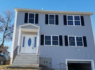 19 Haskins St, Worcester, MA 01604