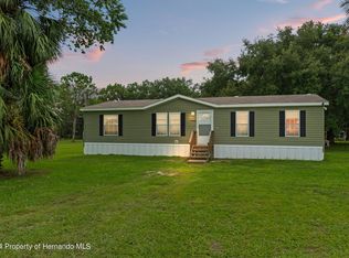 17852 SE 90th St, Ocklawaha, FL 32179