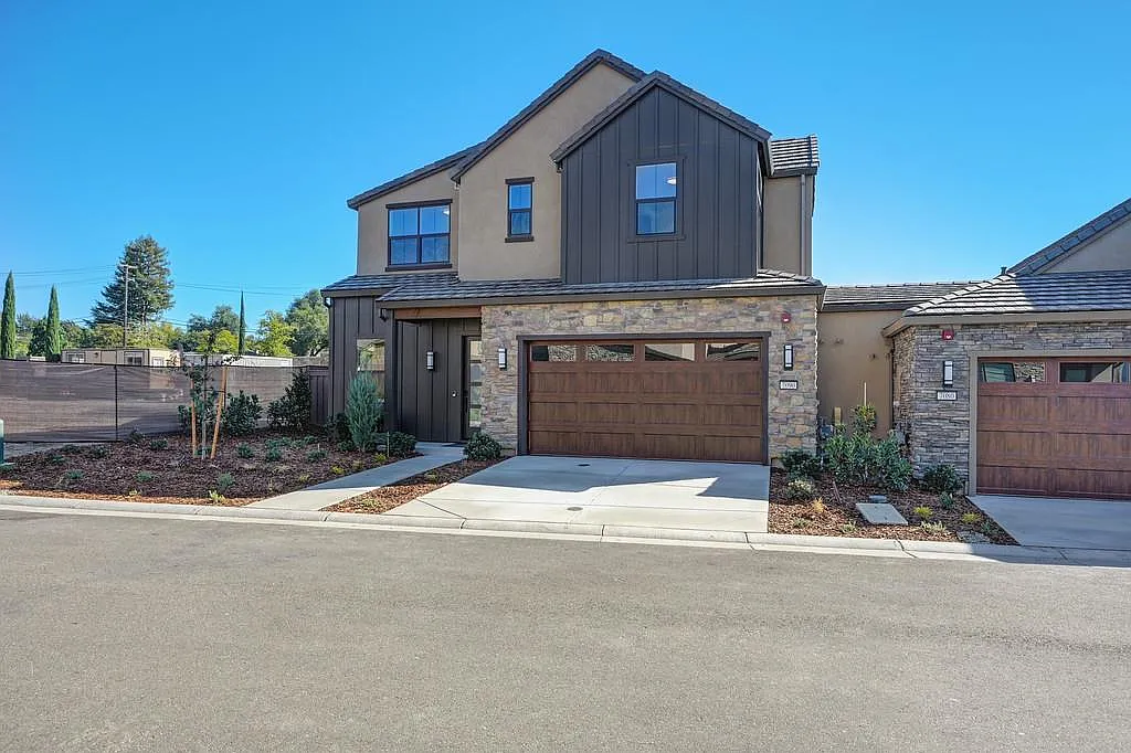 7090 Soleil Way photo 1