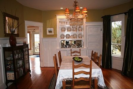 Dining into kitchen and nook