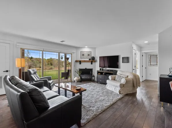 933 Spring COURT, West Bend, WI 53095