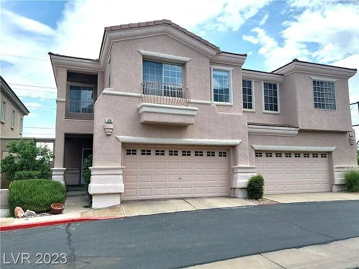 638 Solitude Point Ave — Photo 2