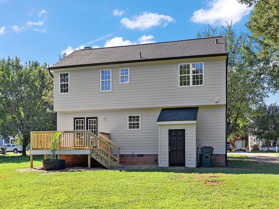 2nd image of 101 New Castle Ct