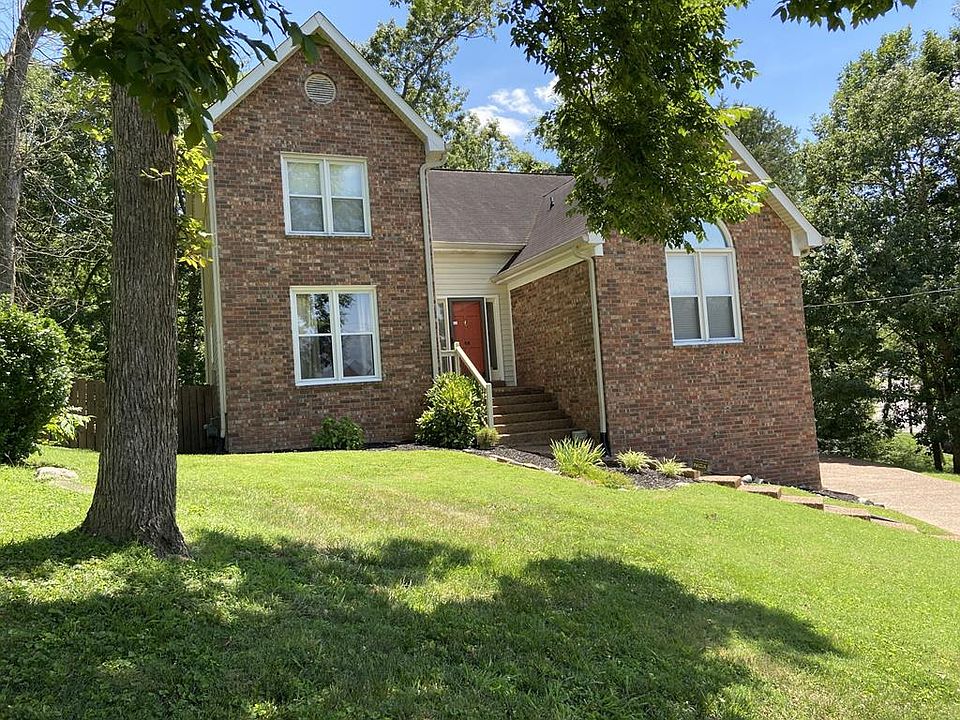 1st image of 205 Oak Hollow Cir