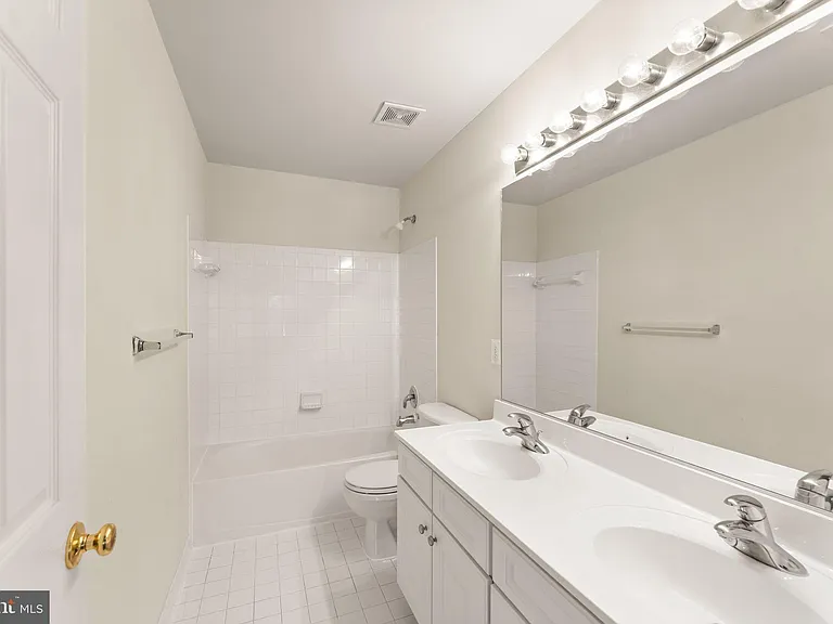 8309 Double Eagle St — Photo 52