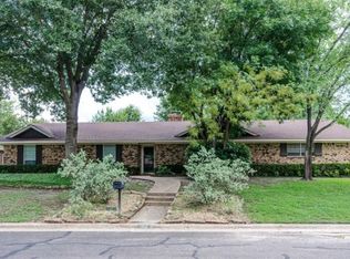 1812 Glenbrook St, Corsicana, TX 75110