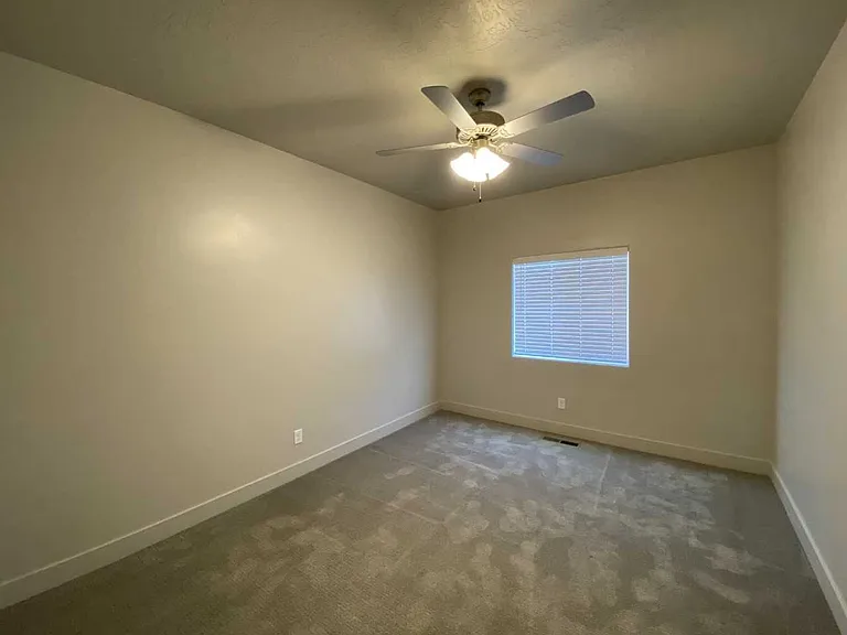 102 E 600 S — Photo 8