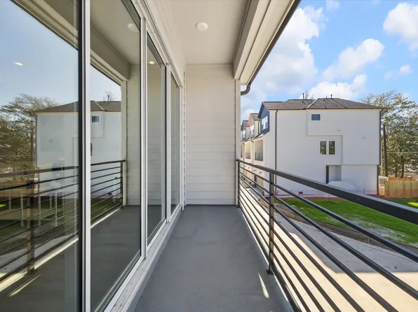 5623 Camino Encantado Dr, Houston, TX 77091