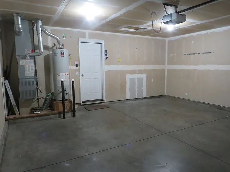 2112 S Longmont Ave — Photo 18
