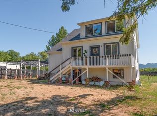 29 Welcome Slough Rd, Cathlamet, WA 98612