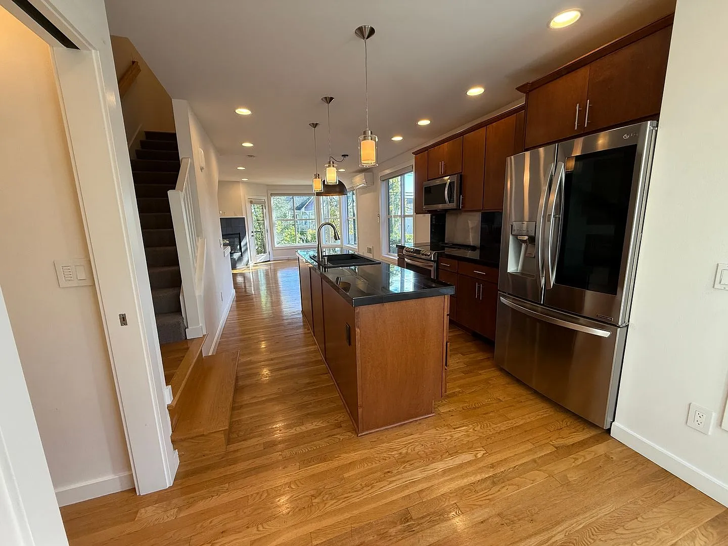 3bd/3.5ba Townhouse on Capitol Hill — Photo 4