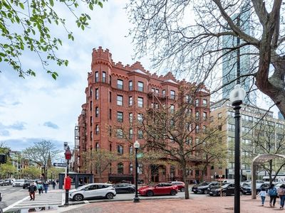 271 Dartmouth St #6M, Boston, MA, 02116