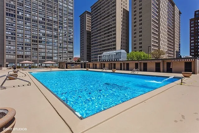 655 W Irving Park Rd #4103 — Photo 11