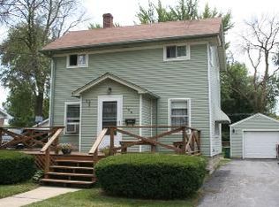 166 W Maple Ave, Wauconda, IL 60084