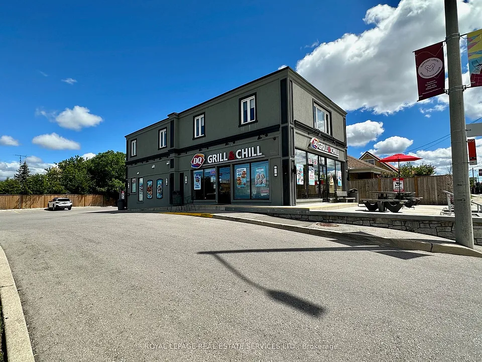 3 Queen St S #1