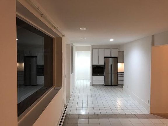 3rd image of 109 N Market St Floor 1