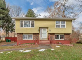 9 Mahar Dr, Poughkeepsie, NY 12601