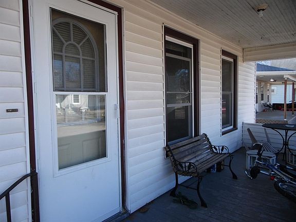 2nd image of 3035 Dudley St