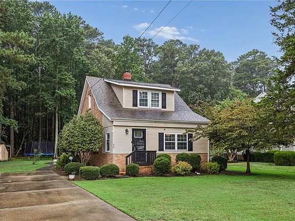 3rd image of 225 Hunts Neck Rd