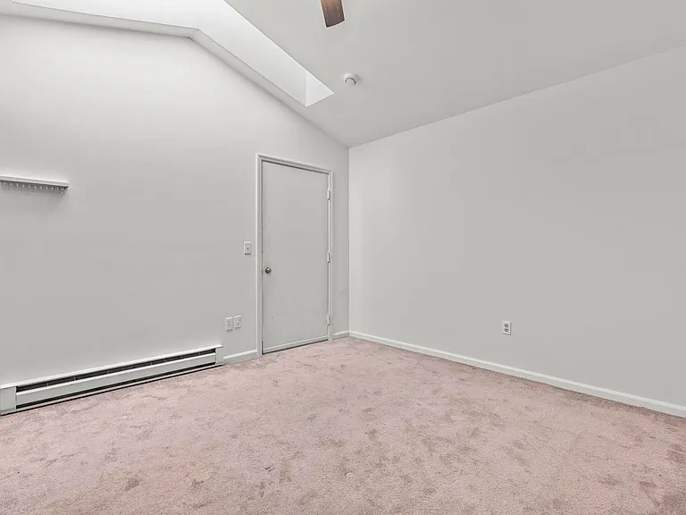 31 Railroad St #5 — Photo 12